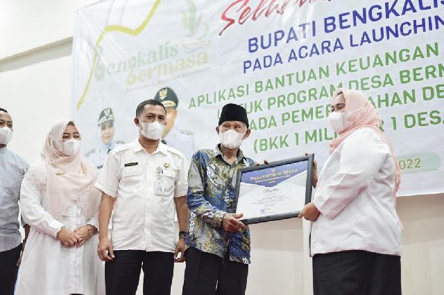 Bupati Bengkalis Launching Aplikasi Bantuan Keuangan 1 Miliar 1 Desa