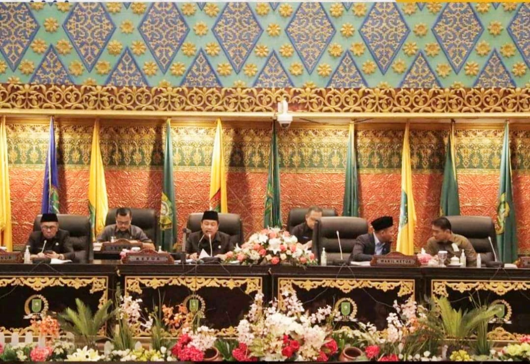 Paripurna, DPRD Sahkan APBD Murni Riau Rp9, 83 Triliun
