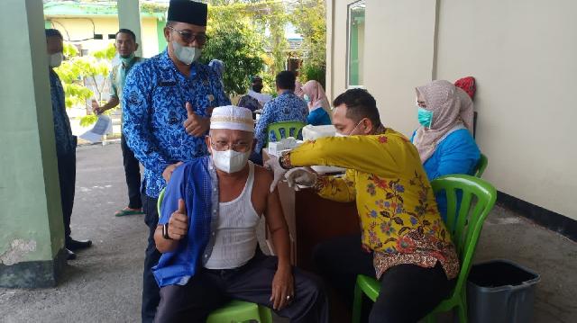 Mulai Dari ASN, Honorer dan THL DLH Bengkalis Ikuti Vaksinasi Covid-19 Tahap Tiga