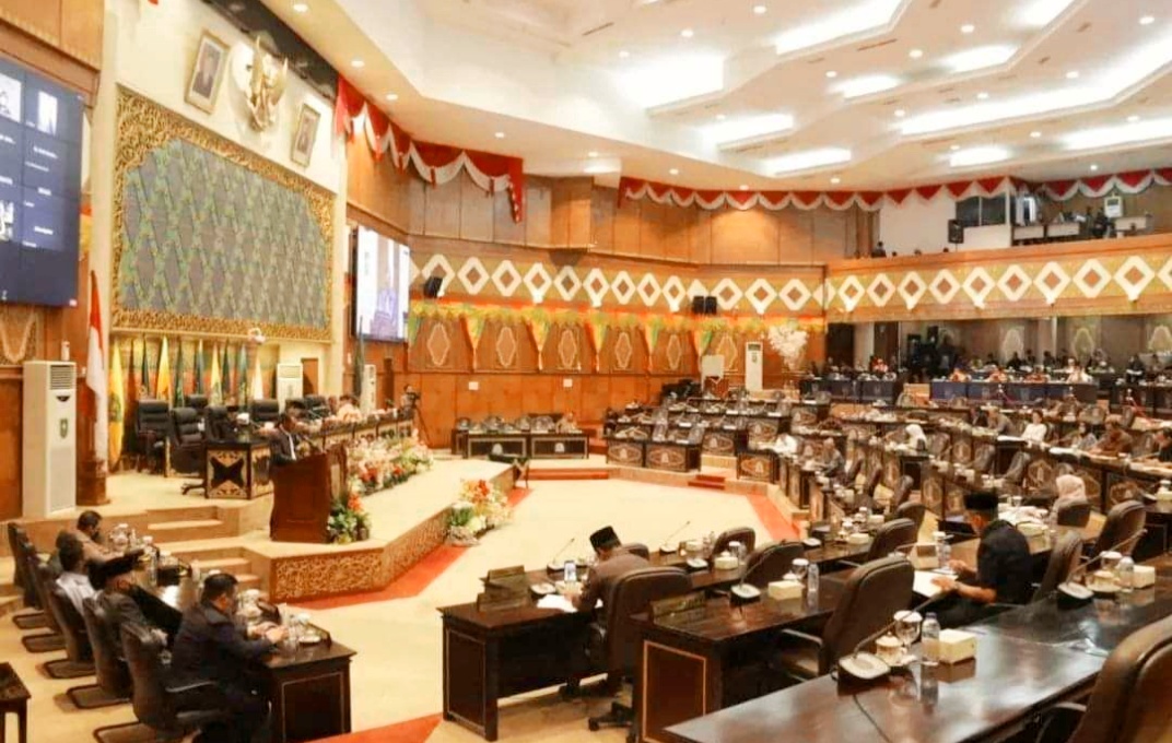 Paripurna, DPRD Sahkan APBD Murni Riau Rp9, 83 Triliun