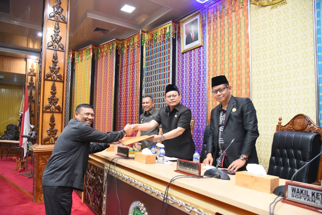 7 Fraksi Sampaikan Catatan Terhadap KLPJ Bupati Bengkalis 2022